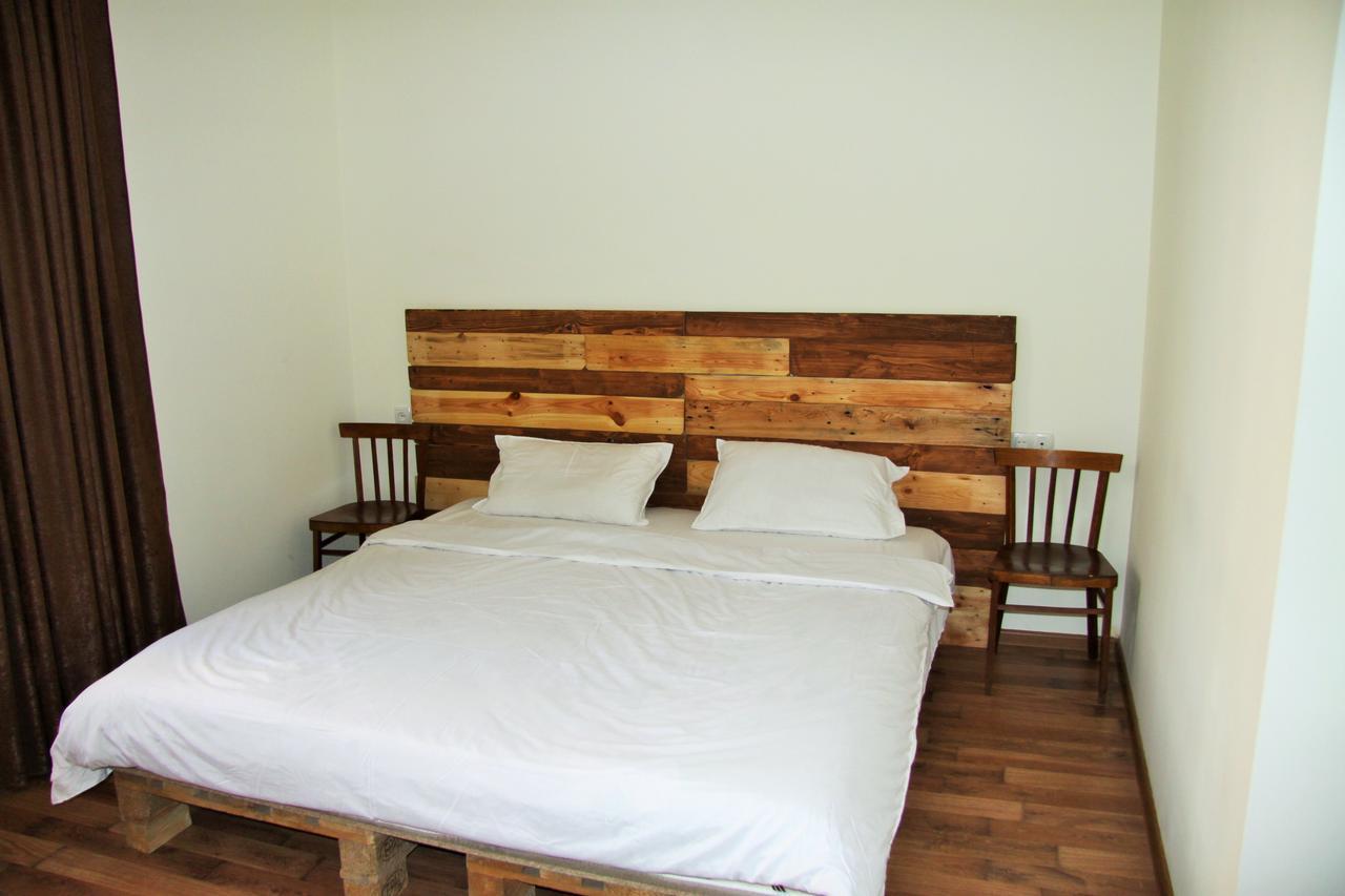 Shat Lav Hostel Yerevan Exterior photo