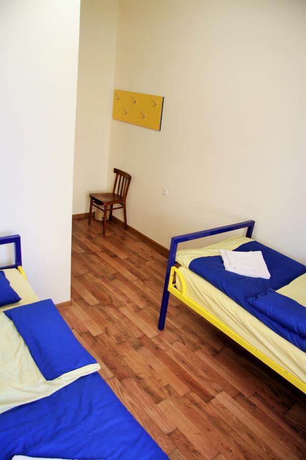 Shat Lav Hostel Yerevan Exterior photo