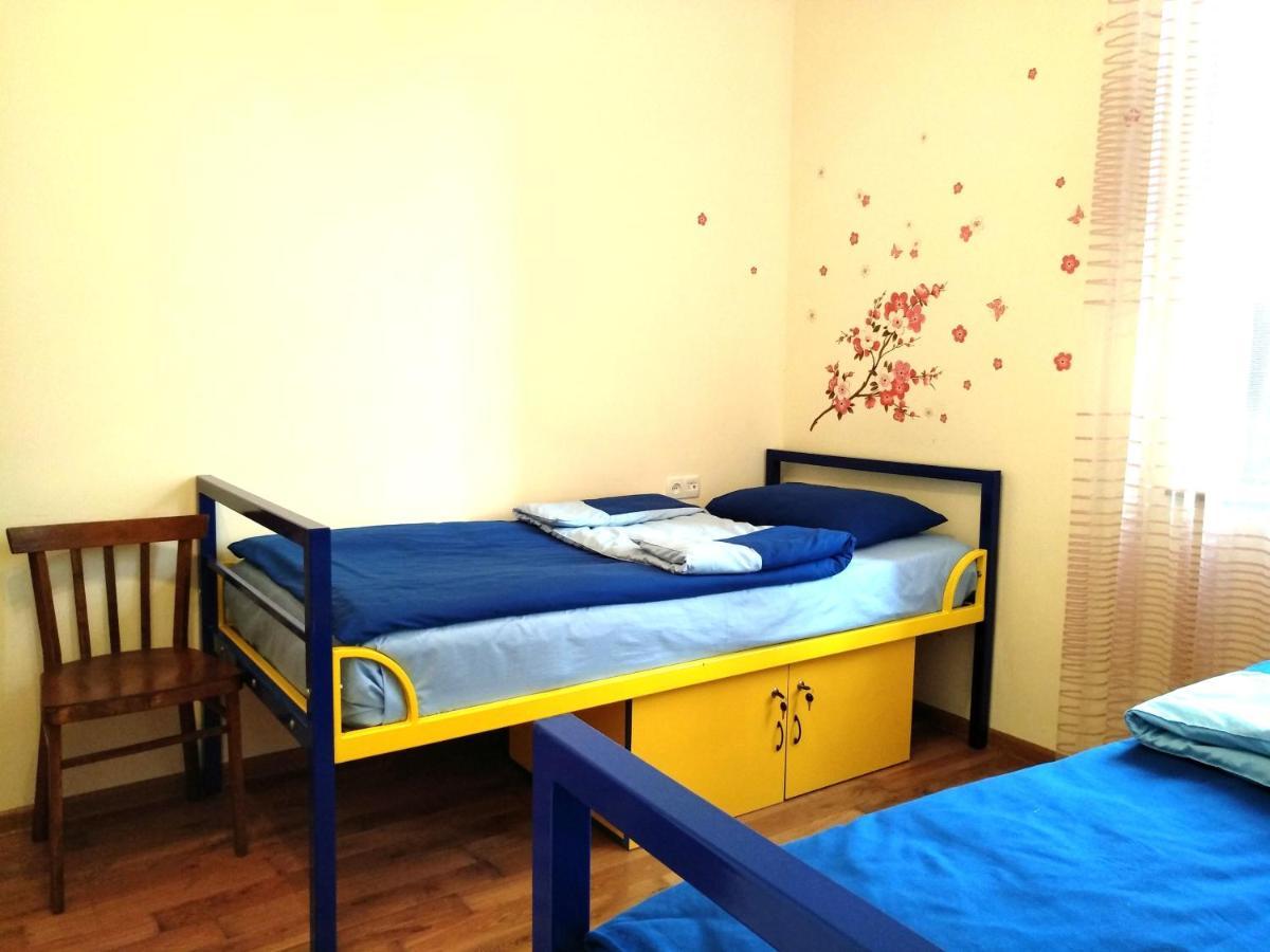 Shat Lav Hostel Yerevan Exterior photo